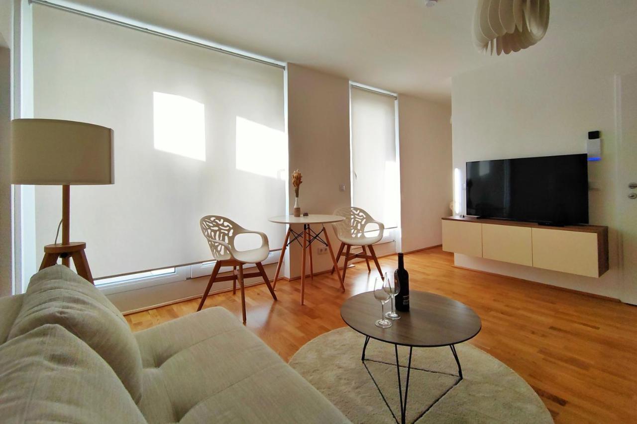 Luma Apartment Near Schoenbrunn With Parking 维也纳 外观 照片